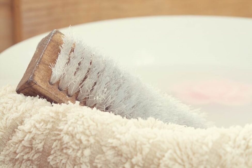 Skuteczne środki do usuwania kleju z różnych powierzchni